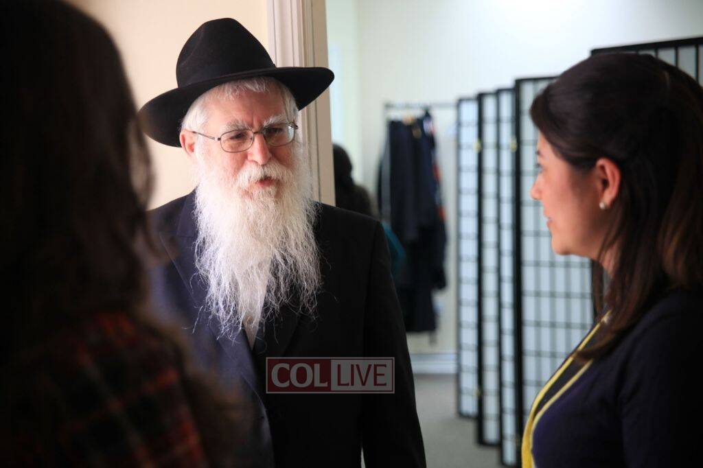 Women's Yeshiva Gives Back
