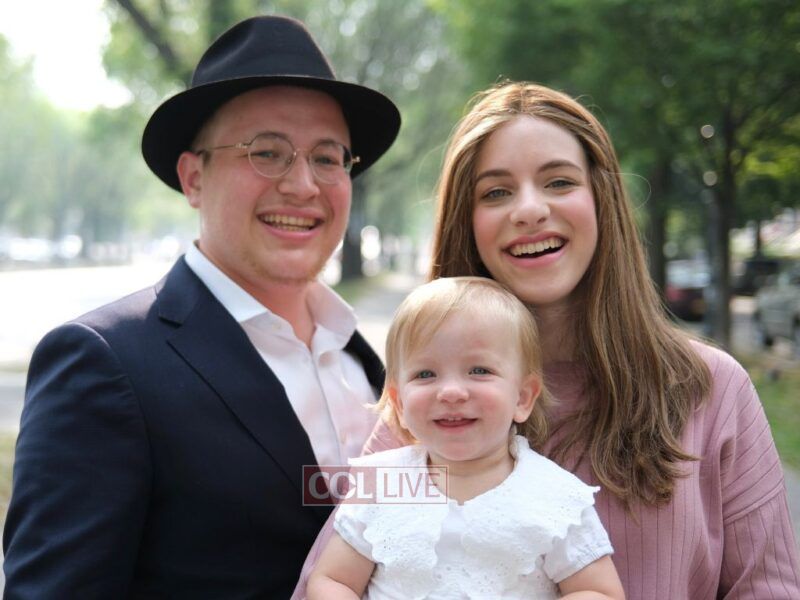 Rabbi Mendel and Raizel Rosenblum and their daughter Miriam