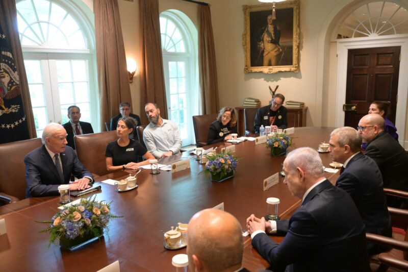 Netanyahu and Biden meeting families of hostages
