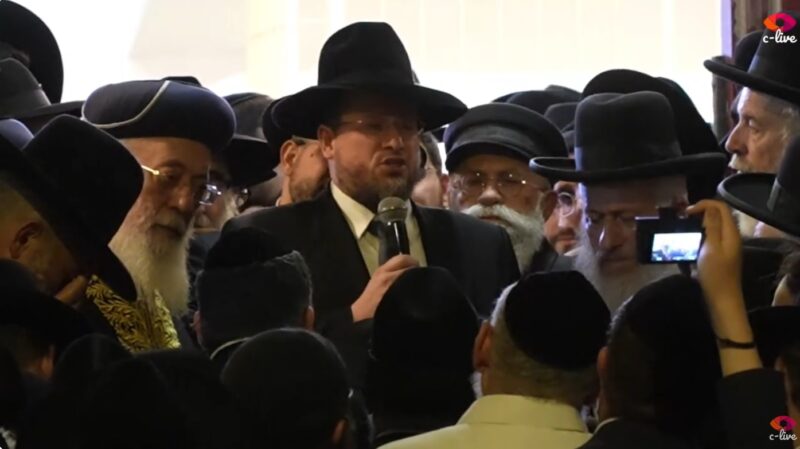 Rabbi Deri's son Rabbi Avraham Deri of Ashdod who will succeed him in Beer Sheva