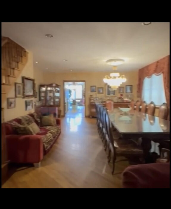 3 Floor Tishrei house for rent Crown Heights Show Ad COLlive