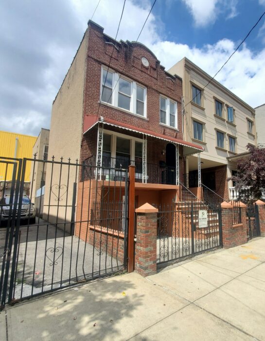 MASSIVE 3/4 BEDROOM FOR RENT E. FLATBUSH Crown Heights