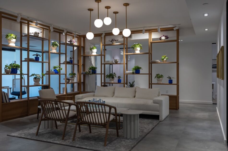 Asset Manager Real Estate Crown Heights Show Ad COLlive