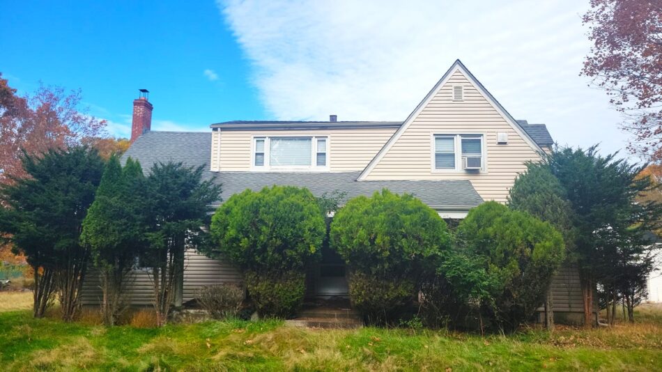 114 E Willow Tree Road/ Land for SALE in Wesley Hills!! There is a