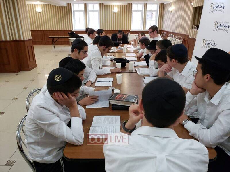 Morning Chasidus In Kiev (day 2)