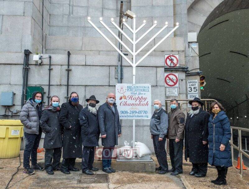 Lincoln Tunnel with 300K VPD – L-R: Rabbi Mendy Kanelsky, Hatzolah Members of Union City, Rabbi Boruch Lepkivker, Sponsor Mr,Yuri Libson, Gerard Lindenmeier (General Manager of Lincoln Tunnel), Mark Schaff (General Manager of Port Authority Bus Terminal), Rabbi Mordechai and Mrs. Shterney Kanelsky <br />
