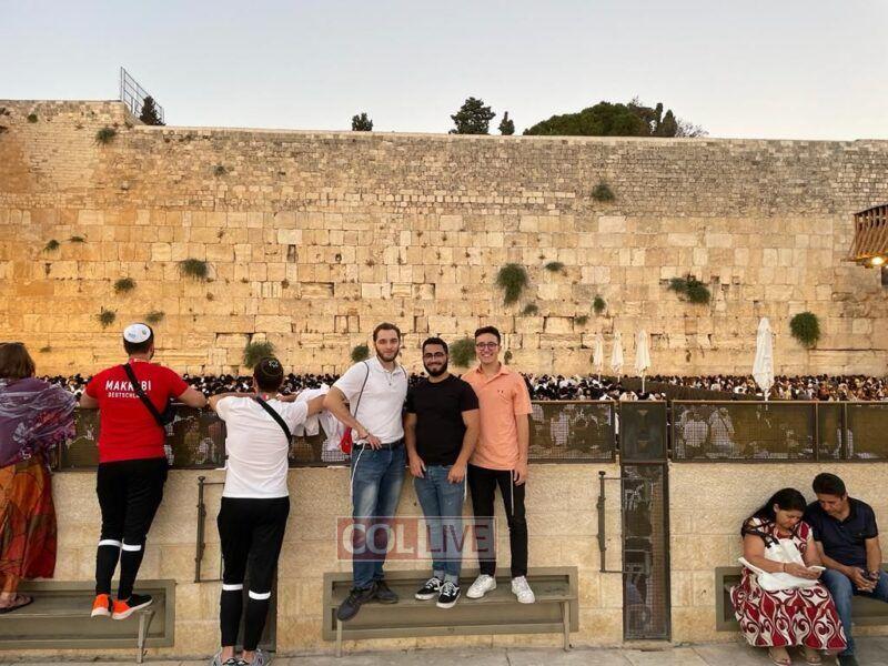 17 Tammuz Fast at the Kotel In Jerusalem