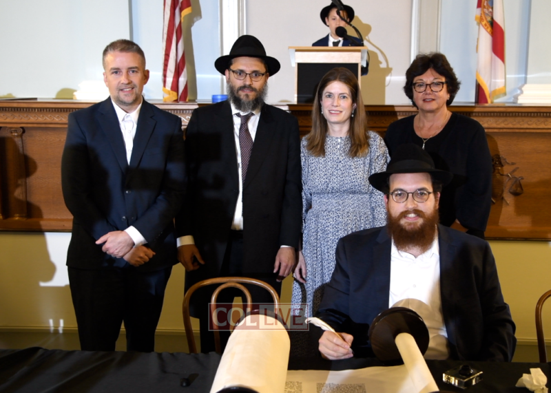 Chief of Staff Alex Kelly, Rabbi Schneur Oirechman, Chanie Oirechman, Senate President Kathleen Passidomo, Rabbi Yisroel Chanowitz