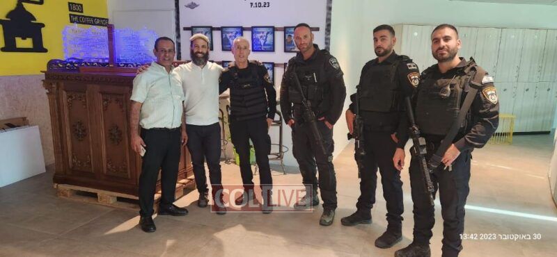The soldiers at the Sderot station, Rabbi Meir Turkov, owner of "Mataniah," and businessman Ariel Nachum