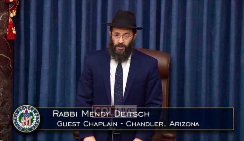 Rabbi Mendy Deitsch delivering the prayer in the Senate