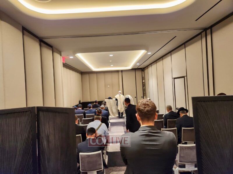 The davening before Shabbos began at the Watergate Hotel