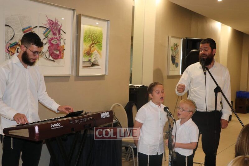 Chazan Shmuly Goldman and his sons, Menachem and Shimon, entertained