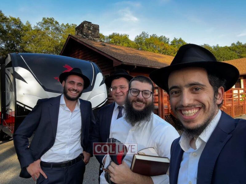 Aleph volunteers hit the road, bringing shofars, machzorim, and joy to Otisville Federal Correctional Institution in New York.<br />
