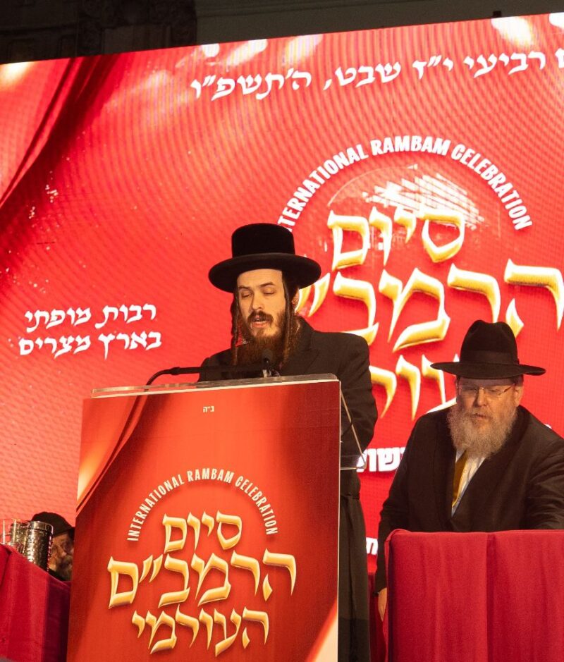 Rabbi Lipa Hager, the eldest grandson of the Viznitzer Rebbe and Rav of Kehal Chasidim, Wesley Hills, NY<br />
<br />
