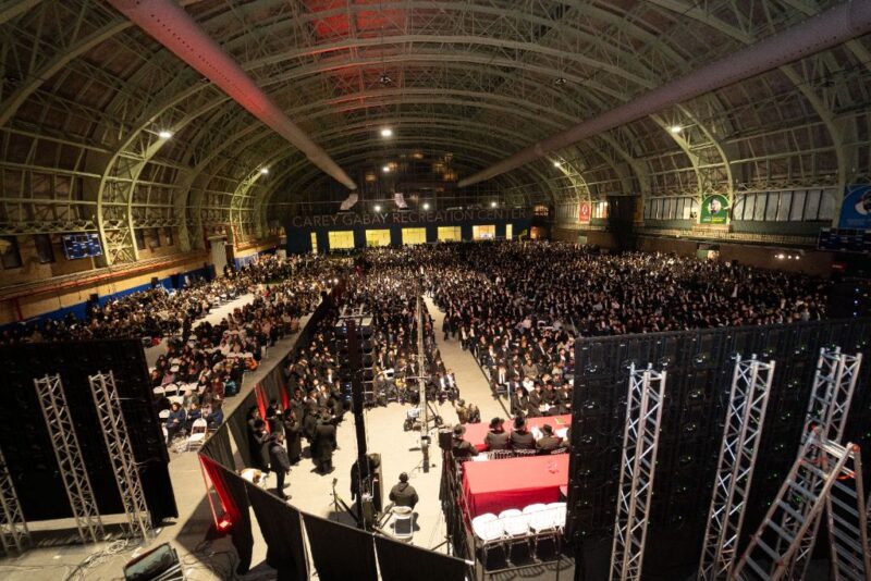 Thousands attended the Siyum HaRambam<br />
